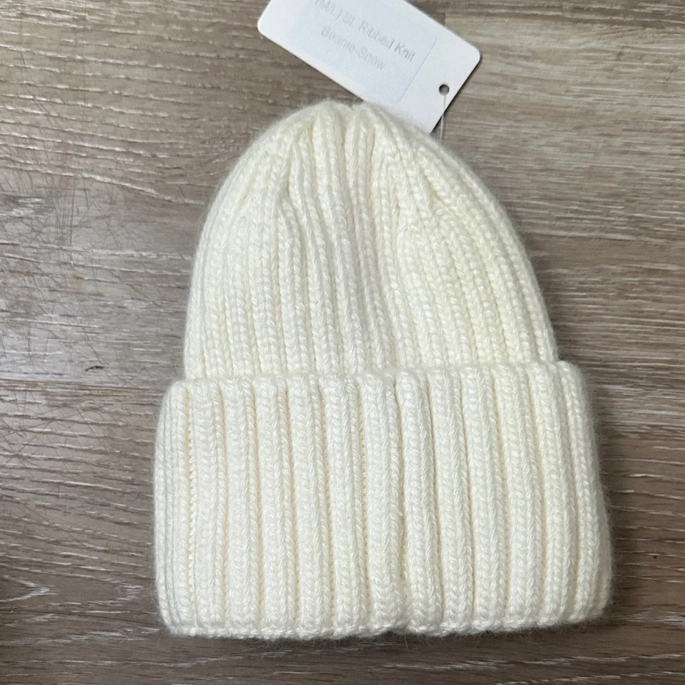 AARIN & CO NWT Ivory Knit Satin Lined Beanie $30 SIZE MEDIUM LARGE Luxe Gift Fab - Picture 4 of 5
